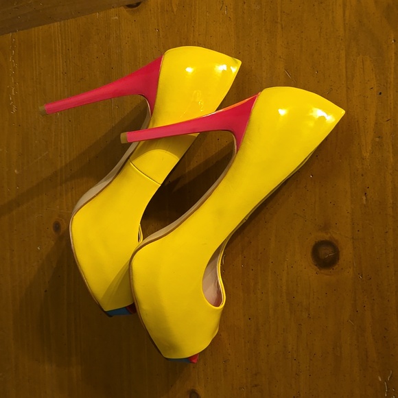 GUESS Sz 9 Peep-Toe Yellow Pumps w/Hot Pink Heels Built-in Platform w/flirt blue - Picture 9 of 10